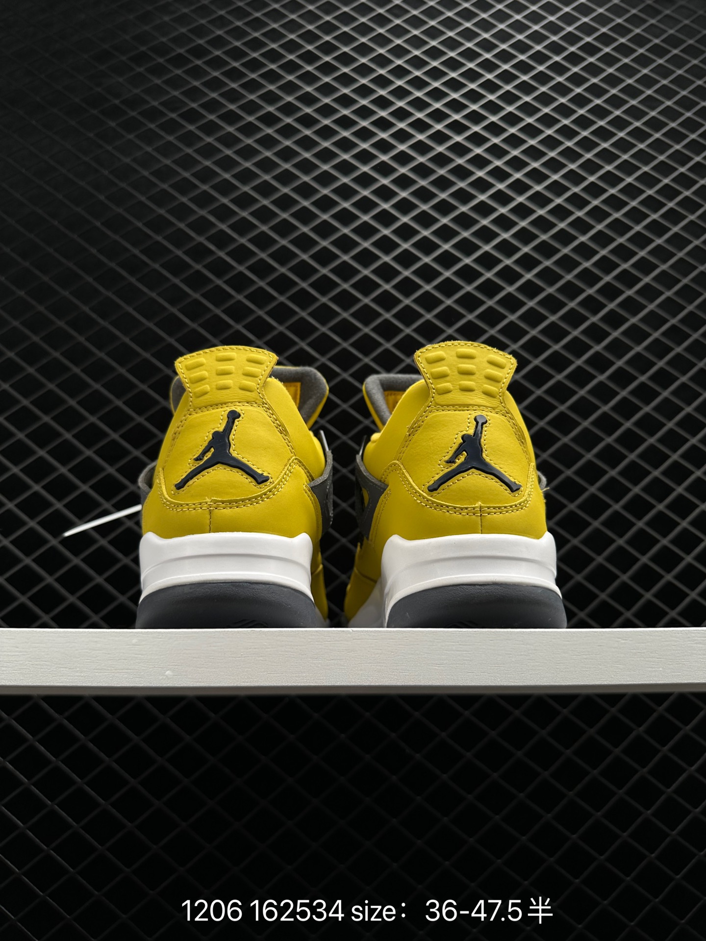 Air Jordan 4 Retro “Tour Yellow”